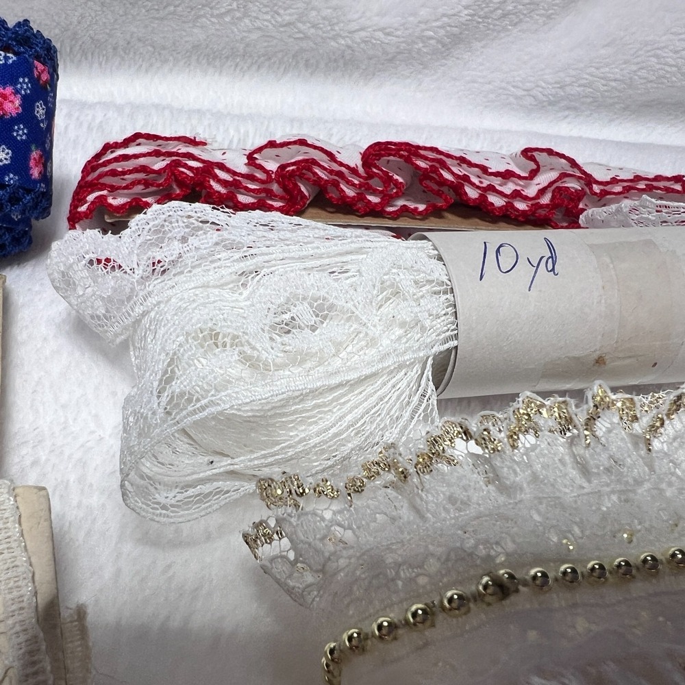 Bulk Lot of Vintage Lace Edging Ribbons Grannycore Sewing Crafting Lace Trim - Picture 10 of 16